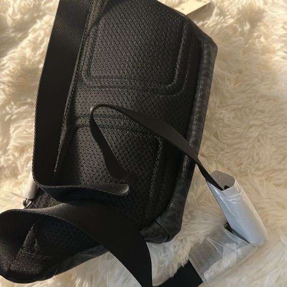 Brandnew MK Men’s BeltBag - Picture 3 of 3